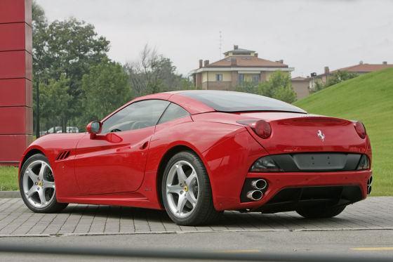 California modelinin Türkiye'de satış fiyatı yaklaşık 350.000 €.