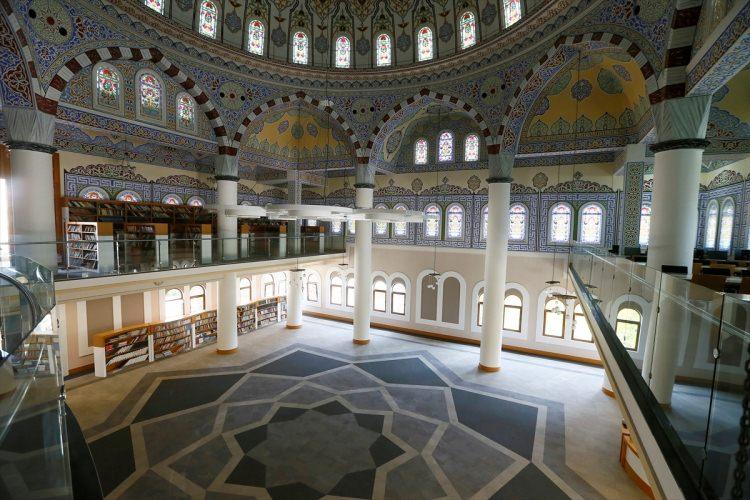 <p><strong>İLK EZAN YARIN </strong></p>
<p>Hayırseverlerin bağışlarıyla yapılmasına rağmen, okul çevresindeki vatandaşların kullanımına izin verilmeyen camide ilk ezan yarın okunacak. </p>