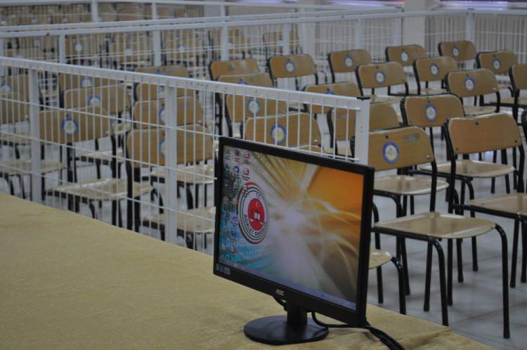<p><strong>Darbecilerin yargılanacağı salon duruşmalara hazır</strong></p>
<p>Kırklareli’nde Fetullahçı Terör Örgütü/Paralel Devlet Yapılanması (FETÖ/PDY) soruşturması kapsamında 38’i tutuklu 81 sanığın yargılanacağı Kırklareli Halk Eğitim Merkezinde oluşturulan duruşma salonunun hazırlık çalışmaları tamamlandı. </p>
<p> </p>
