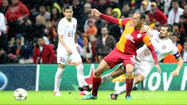 Hazar Büyüka --- Galatasaray en iyi kurayı çekti bence ama rahat eleriz mantığı ile olaya bakmamak lazım. Sonuçta bir gerçek var Schalke'nin kadrosu daha iyi