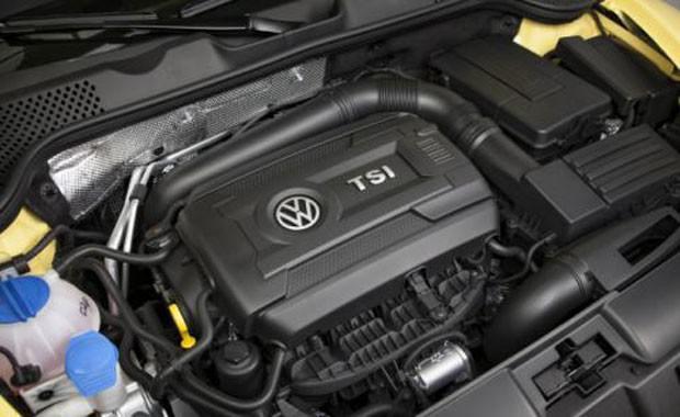 Beetle GSR 210 beygir gücünde. Araç 280Nm tork üretiyor ve 4 silindirli TSI motoru ile 0'dan 100'e 6.6 saniyede çıkabiliyor.