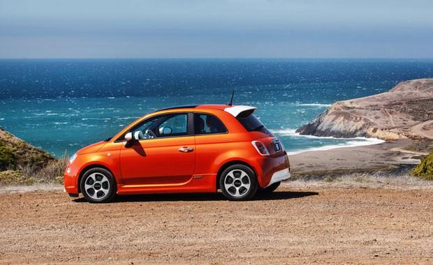 <p>111 beygir gücünde ve 147 Nm tork üretebilen 500E elektrikli motoru ile dikkat çekiyor.</p>