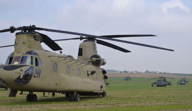 <p><strong>TEK SEFERDE 55 ASKER</strong><br />
CH-47F Chinook, 55 askeri tam teçhizatlı olarak harekât bölgesine nakletme özelliğine sahip</p>