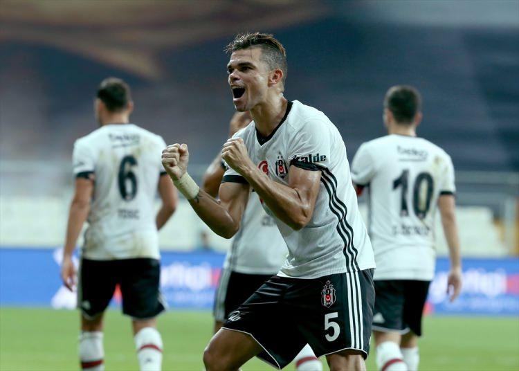 <p>Pepe (Real Madrid CF /Besiktas)</p>