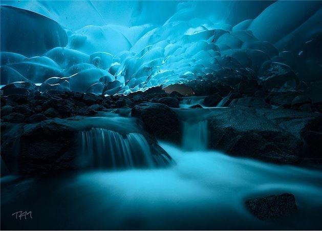<p>Mendenhall Buz Mağaraları, Alaska</p>
