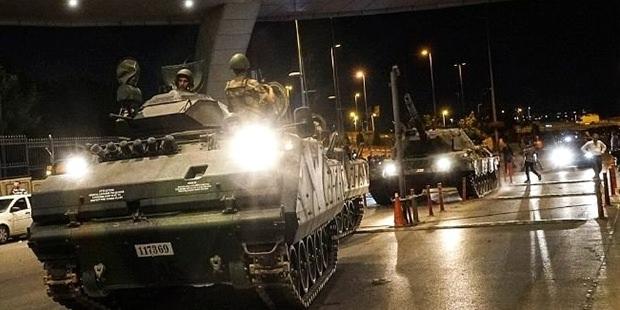 <p>Fetullahçı Terör Örgütü'nün (FETÖ) darbe girişiminin ardından firar eden üst rütbeli subayların isimleri belli oldu...</p>

