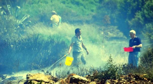 Muğla'nın Bodrum İlçesi'nde etkili olan lodos fırtınası, ilçede bulunanlara adeta kabus yaşattı. Fırtınaya denizde yakalanan bazı tekneler batma tehlikesi geçirirken, 6 ayrı noktada yangın çıktı.