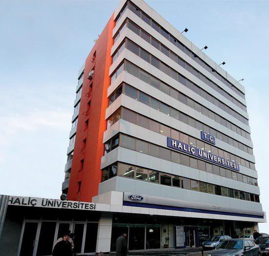 <p><strong>Haliç Üniversitesi:</strong><br />
Lisans Programları: 16 bin 500  - 25 bin 500</p>

<p> </p>
