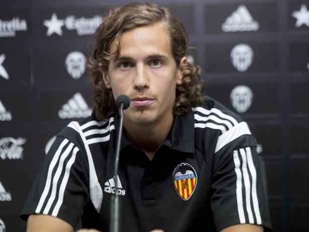 <p>Lucas Orbán, Valencia'dan Levante'ye kiralık gitti.</p>
