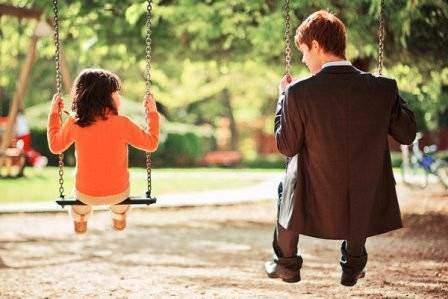 <p>Araştırmadaki bulgular, çocukların babalarıyla olan ilişkilerini ve çocukların ergenlik sürecini içeriyordu.</p>

