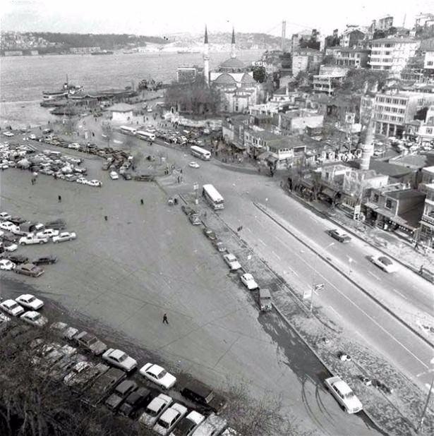 <p>Tarihçi Süleyman Faruk Göncüoğlu, gül lokumundan tarihi kervansaraylara, tramvaydan bağ evlerine kadar Üsküdar'ın kaybolan değerlerini anlattı.</p>
