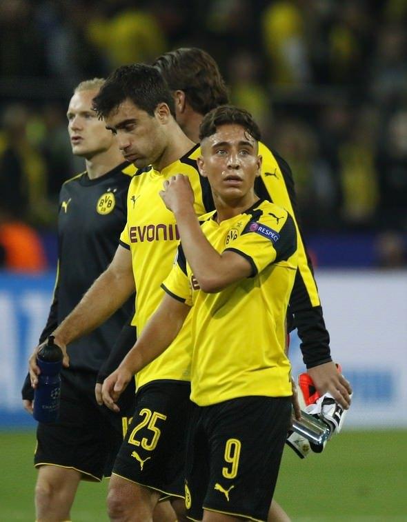 <p>"Emre'nin stili daha çok Messi'ye benziyor. Geleceğin Messi'si olabilir" yorumunda bulunan maçı anlatan İspanyol spiker, Almanya temsilcisi Borussia Dortmund ile 5 yıllık sözleşmesi bulunan Türk futbolcunun sonraki yıllarda Real Madrid veya Barcelona gibi La Liga'nın önde gelen takımlarında forma giyebileceğini kaydetti.</p>
<p> </p>