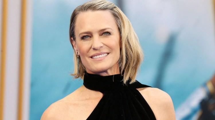 <p><strong>9. Robin Wright / House of Cards</strong></p>

<p>9 milyon $</p>
