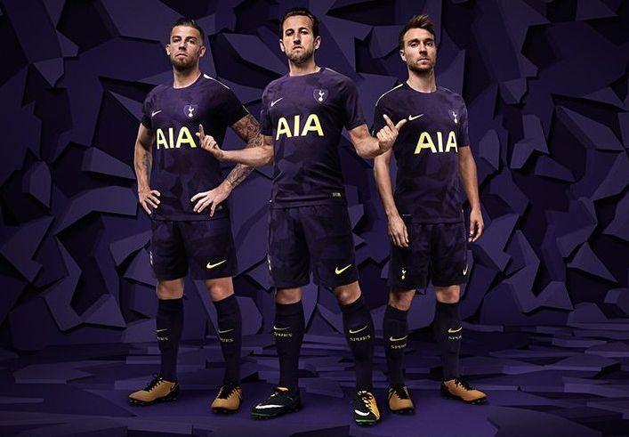 <p><strong>Tottenham Hotspur </strong></p>

<p>60.00 pound</p>
