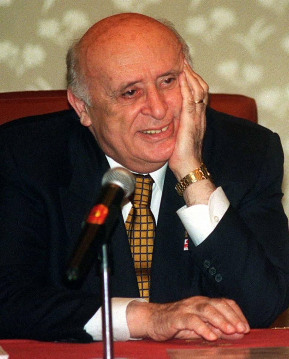 <p>Cumhurbaşkanı Demirel, 27 Ocak 1999'da bir kabulde görülüyor. </p>