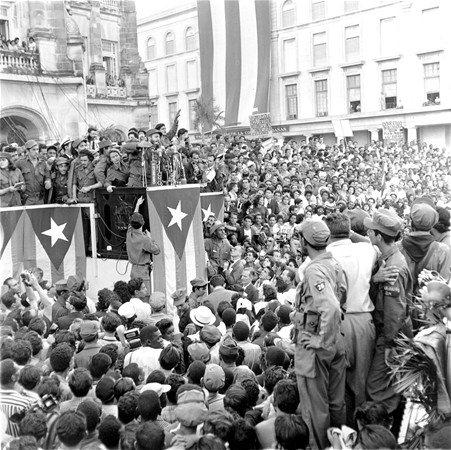 <p>Bu başarıdan sonra Havana'ya hareket eden Fidel Castro, kendisini Küba Cumhurbaşkanı ilan etti.</p>
<ul>
</ul>