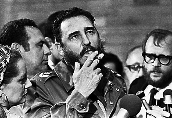 <p>1959 yılında Fidel Castro, Amerika Birleşik Devletleri‘ni de kapsayan bir tura çıkarak, ulusları birlik ve beraberliğe özendirmeye çalıştı.</p>
<p> </p>