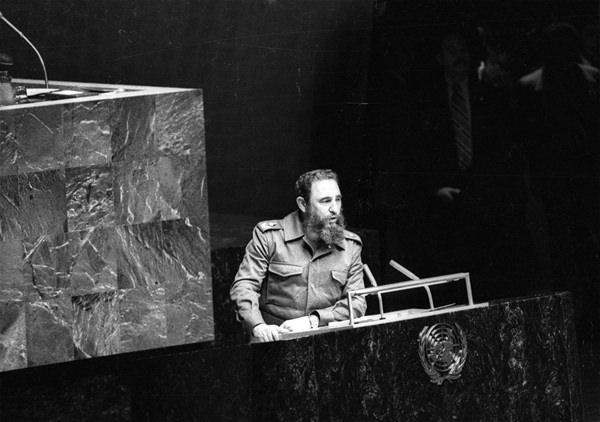 <p>Daha sonra Birleşmiş Milletler Genel Konseyi'nde konuşmak için tekrar Amerika'ya giden Fidel Castro, konsey tarafından da hoş karşılanmadı.</p>
<ul>
</ul>