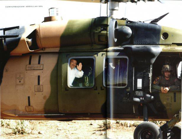 <p>İlk yurtiçi gezisine Van'dan başlayan Abdullah Gül, buradan askeri helikopterle Hakkari'ye geçerek askeri birlikleri ziyaret etti. (Van-11 Eylül 2007)</p>

