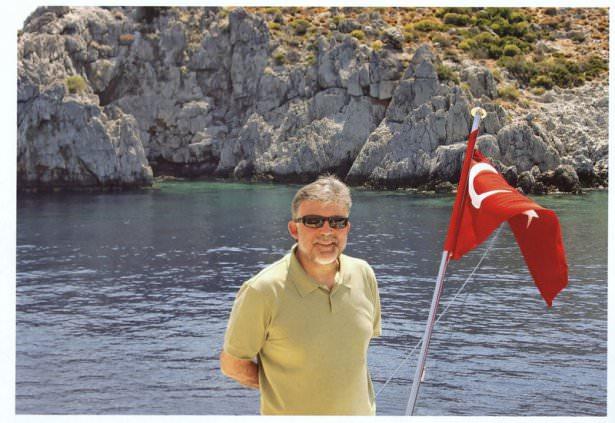 <p>Abdullah Gül, Göcek sahillerinde bir tekne gezisinde. (Muğla-2010)</p>

