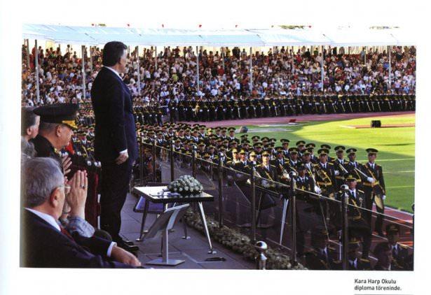 <p>Kara Harp Okulu diploma töreninde. (Ankara-30 Ağustos 2009)</p>