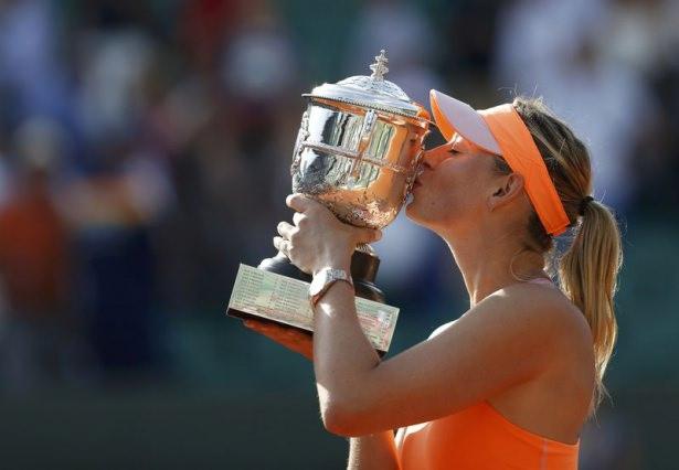 Fransa'da şampiyon Sharapova