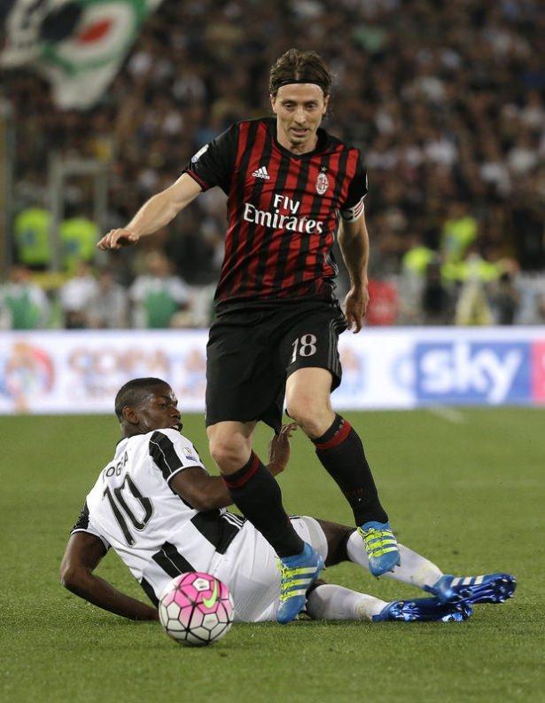 <p>Riccardo Montolivo (İtalya)</p>
