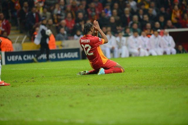 <p>Galatasaray 9 Nisan 2013’te oynanan maçta, Şampiyonlar Ligi çeyrek finalinde 3-0’ın rövanşında İspanyol devini 3-2 yenmesine rağmen elenmişti.</p>
