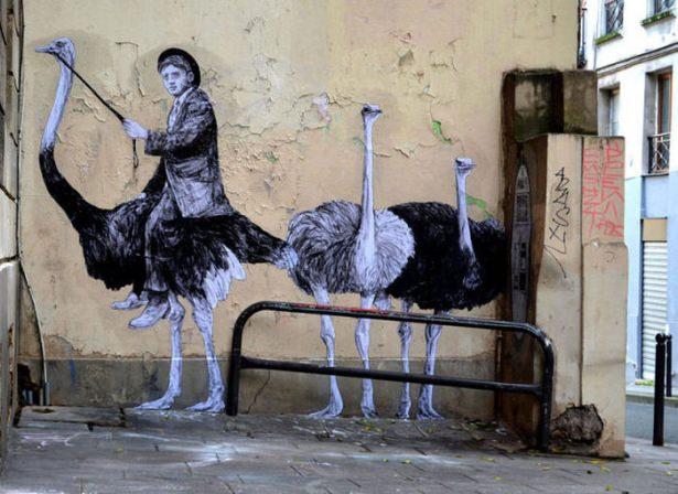 <p>Fransa'nın Paris şehrinin sokaklarında çalışmalar yapan 27 yaşındaki sanatçı Charles Levalet'ın eserleri gerçekten insanları etkiliyor. Birbirinden değişik tarzlarda sokak sanatı eserleri yapan sanatçı Paris sokaklarını böyle süslüyor. İşte o çalışmalardan bazıları..</p>

