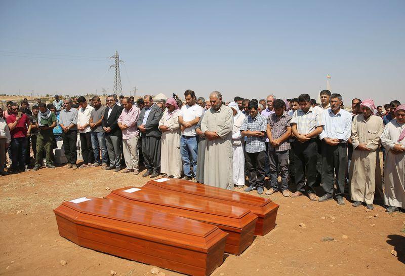 <p><a href="http://video.haber7.com/video-galeri/59029-aylan-son-yolculuguna-ugurlandi" target="_blank"><strong>HABERİN VİDEOSUNUZ İZLEMEK İÇİN TIKLAYINIZ...</strong></a></p>
