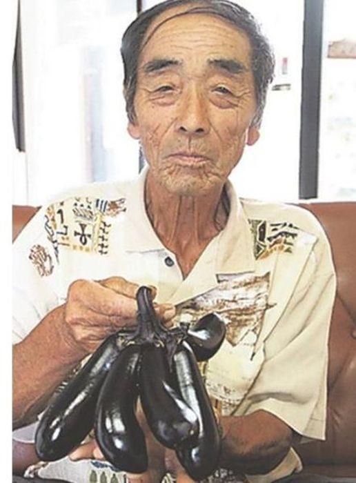 <p>Japonya'da 2011'de meydana gelen tsunaminin ardından Fukuşima Dai&ccedil;i N&uuml;kleer Santrali'ndeki radyasyon sızıntısı bitkileri bu hale getirdi.</p>