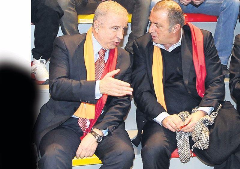 <p><strong>ÜNAL AYSAL</strong><br />
''Alex Ferguson'un sözleşmesi nasıl bilmiyorum, ama öğrenirsem eğer Fatih Terim ile öyle bir sözleşme yapacağım. "</p>