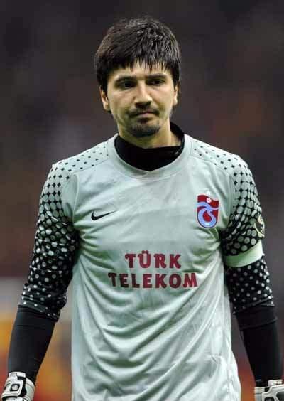 <p><strong>TOLG A ZENGİN</strong><br />
"Taksi, Olcan'ın gol attığı yerden 20 TL yazardı."</p>
