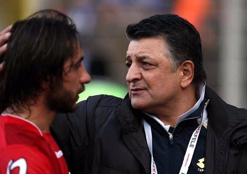 <p><strong>YILMAZ VURAL</strong><br />
"Benim aptal oğlum, afedersin gerizekalı oğlum Marvin, bizi kepaze duruma düşürdü. İçeride benimle hesabı var."</p>
