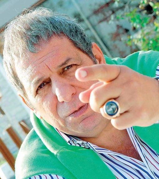 <p><strong>ERMAN TOROĞLU</strong><br />
"Letonya'nın defansı kalas gibi... Kessen iki oturma takımı, bir masa yaparsın."</p>
