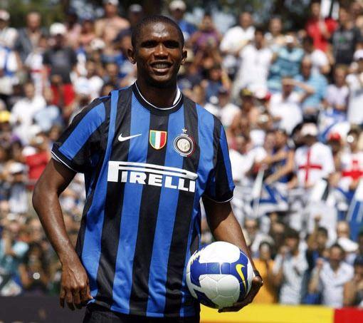 <p><strong>SAMUEL ETO'O</strong><br />
"Ben size gol sözü vermiyorum. Ama ertesi gün bir "beyaz" gibi yaşamak isteyen "siyah" kadar koşacağım sahada."</p>
