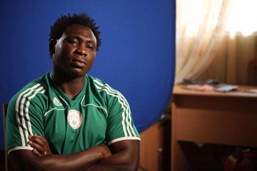 <p><strong>AMOKACHİ</strong><br />
Spiker: "Hükümet yetkililerinin futbolla ilgili olması konusunda ne düşünüyorsunuz?" Amokachi: "çok normal, ikimiz de trübünlere oynuyoruz"<br />
Etiket:</p>
<p> </p>