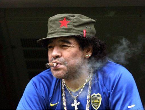 <p><strong>MARADONA</strong><br />
"Boca-River derbisi El Clasico'can çok daha farklıdır. Göğsüm yanıyor gibi hissederim. Julia Roberts'la yatmak gibi bir şey"</p>