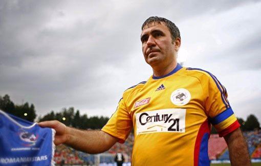 <p><strong>GHEORGHE HAGI</strong><br />
"Takımı kaybettiğinde ağlamayan futbolcu, yıldız olamaz."</p>