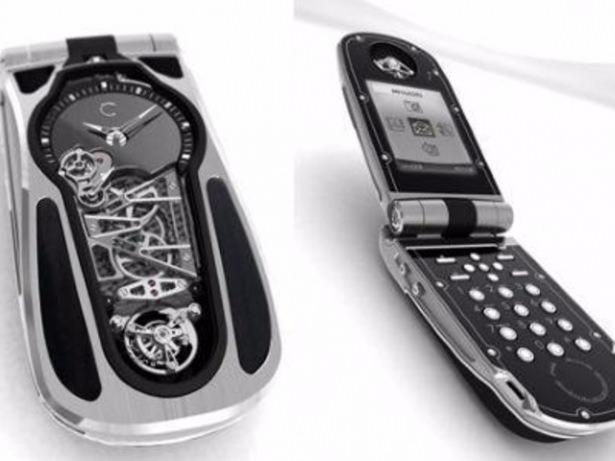 <p><strong>Le Dix by Celcius X VI II</strong></p>

<p>Telefonu pahalı yapan üzerindeki inanılmaz derecede pahalı saat. Tam 300 bin dolar! Ancak Angry Birds oynayamayacaksak bu telefon ne işe yarar ki?</p>
