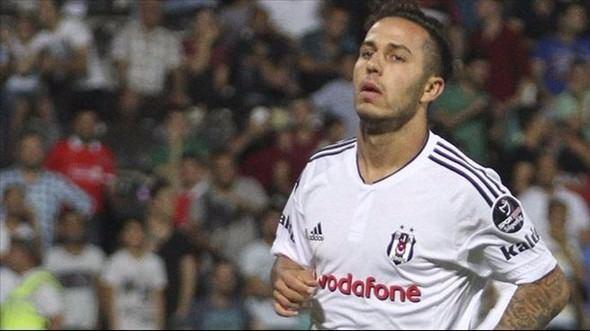 <p><strong>Kerim Frei</strong><br />
<br />
Geçen sezonun flaş isimleri arasında yer alan Kerim Frei, bu sezon bir türlü forma giyme şansı bulamıyor. Şenol Güneş'in gözüne giremeyen Frei için ayrılık zamanı geliyor.</p>
