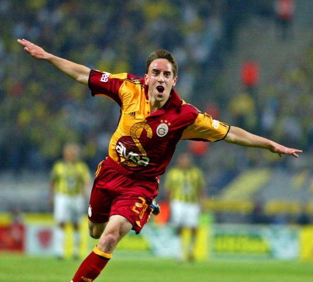 <p>Franck Ribery - Yaşı: 33 - Takımı: Bayern Münih (Almanya)</p>

<p> </p>
