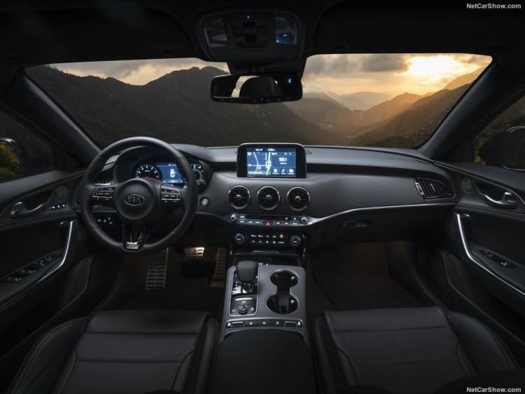 <p>Kia, daha küçük motorlu Stinger versiyonunun 2018 yılının başında çıkacağını da açıkladı.</p>