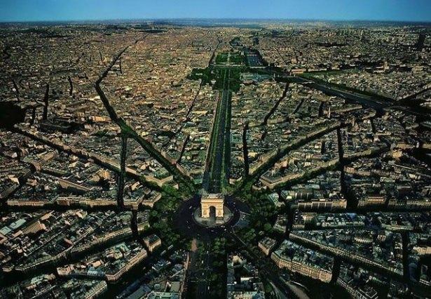 <p>Paris</p>
