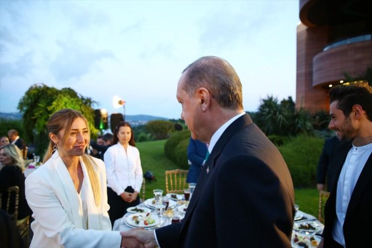 <p>Milli dalgıç Şahika Ercümen</p>
