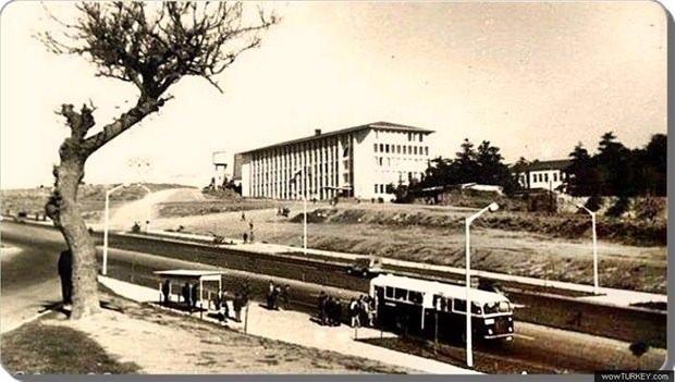 <p>Beşiktaş - Barbaros Bulvarı - 1960'lı yıllar (Yıldız Teknik Okulu) </p>
<ul>
</ul>