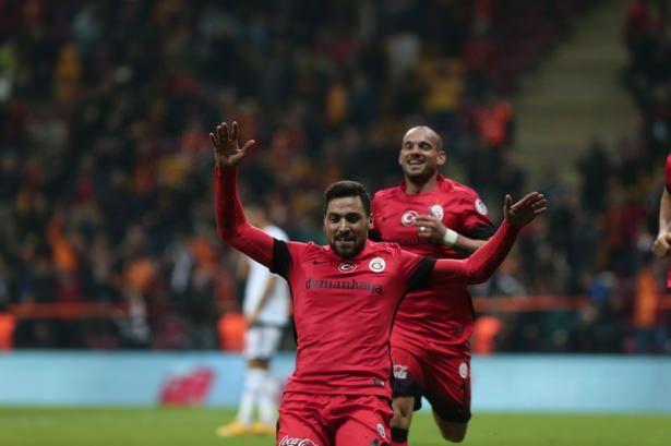<p>Sinan Gümüş (Galatasaray)</p>
