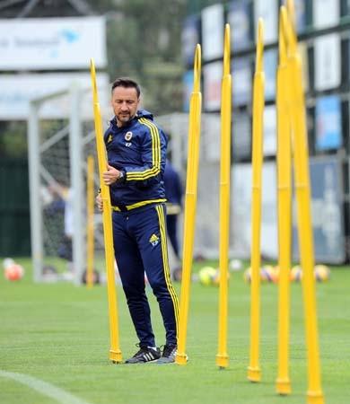 <p>Adliyeden bildiriyorum; Vitor pereira'nin cebine 1$ koyarsak yakalama emrini imzalamaya hazir yüz hakim var</p>
