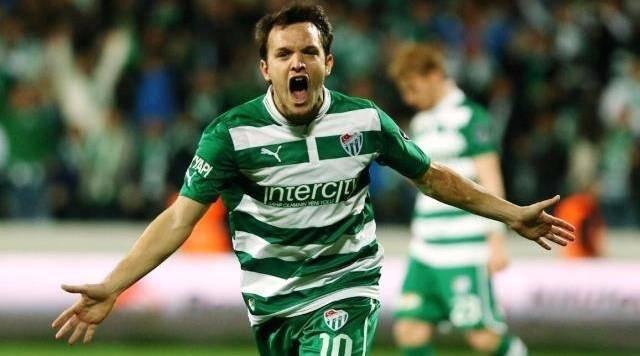 <p><strong>Batalla</strong></p>

<p>Bursaspor'dan BJ Guoan'a, BJ Guoan'dan Bursaspor'a</p>
