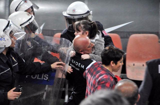 <p>Bir tarafım dayı olarak kızıyor. Bir tarafım da 'helal olsun' diyor.</p>
<p> </p>